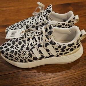 ADIDAS SWIFT RUN 22 J New Shoes Size 6.5